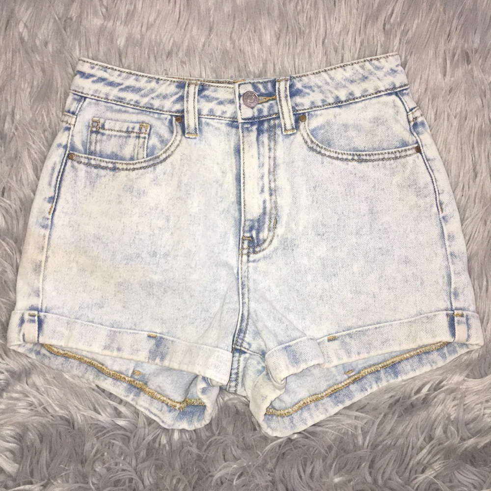 Light wash/Acid wash Denim High Rose Mom Shorts